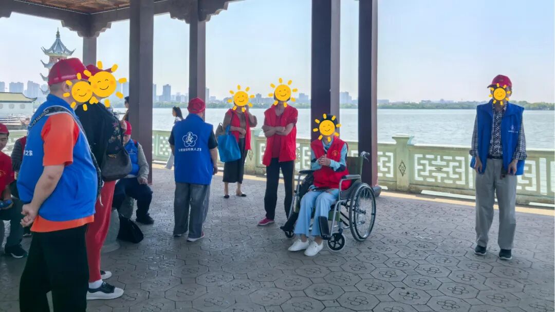 踏春趣赏 遇见美好 — 荣巷街道“心灵家园”户外康复活动_2.jpeg